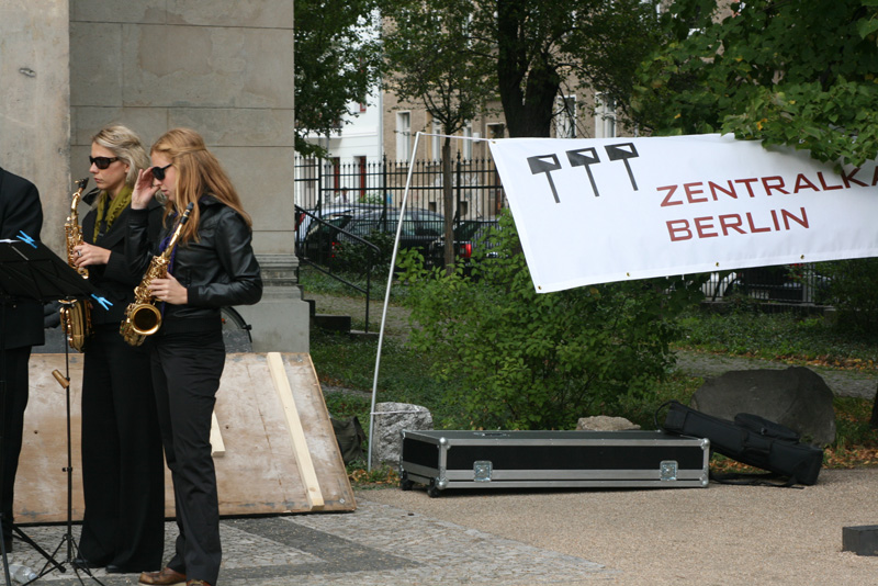 Zentralkapelle Berlin spielt vor der Elisabethkirche