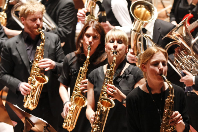Vier Saxophone beim Konzert der Zentralkapelle Berlin, Blasorchester