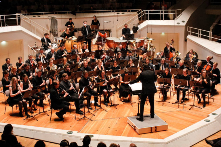 Zentralkapelle Berlin Blasorchester auf der Bühne des Kammermusiksaals der Berliner Philharmonie