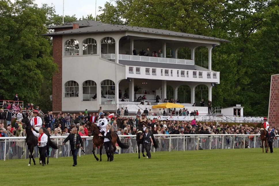 Zentralkapelle: Rennbahn Hoppegarten